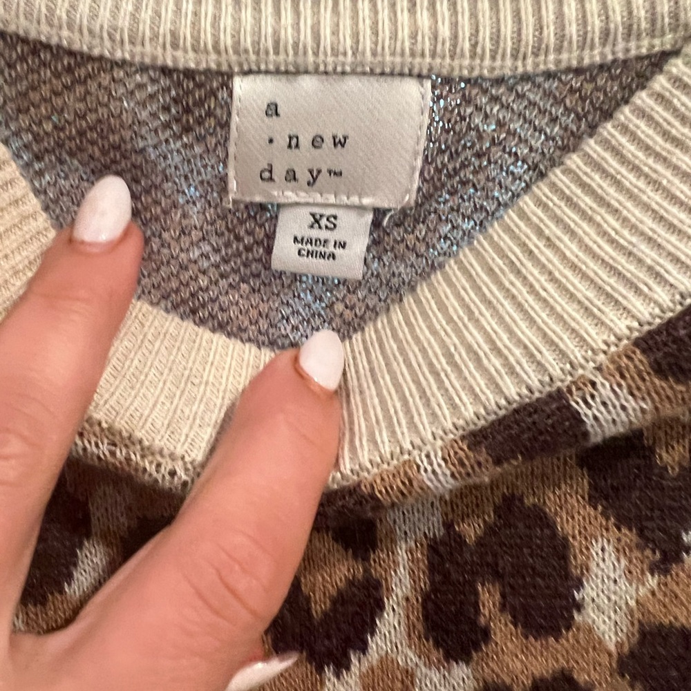 Leopard Sweater - Picture 2 of 3